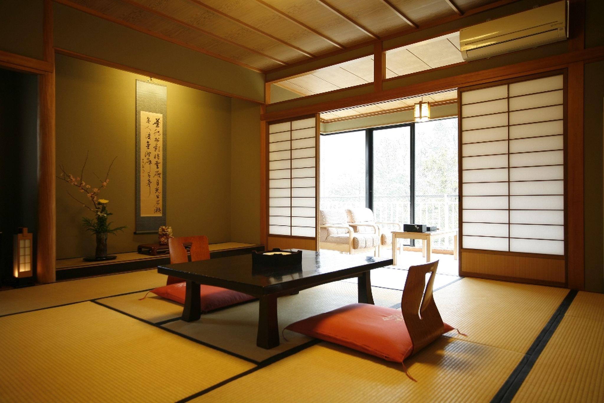 Yamanaka Onsen Shirasagiyu Tawaraya 3*