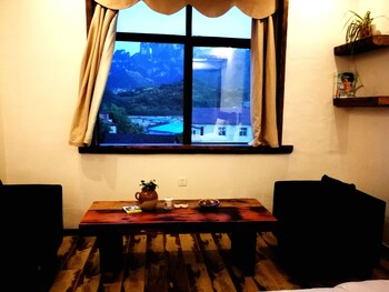 Bantianju Hostel 2*