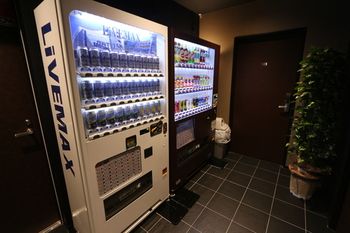 HOTEL LiVEMAX Yokohama Kannai Ekimae 2*