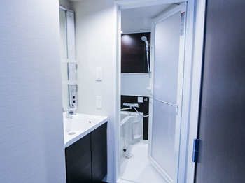 HOTEL LiVEMAX Yokohama Kannai Ekimae 2*