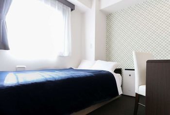 HOTEL LiVEMAX Yokohama Kannai Ekimae 2*