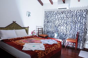 Cosy Houseboats 3*