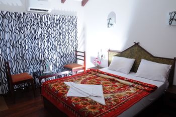 Cosy Houseboats 3*