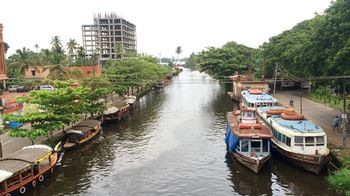 Cosy Houseboats 3*