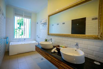 Aava Malacca Hotel 3*