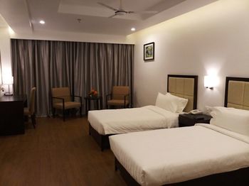 Triguna Clarks Inn 3*