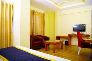 Green Park residency 3*