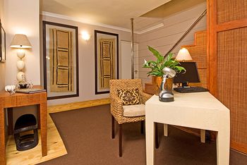 Whale Away Guest House 4*