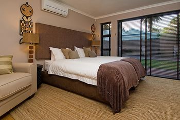 Whale Away Guest House 4*