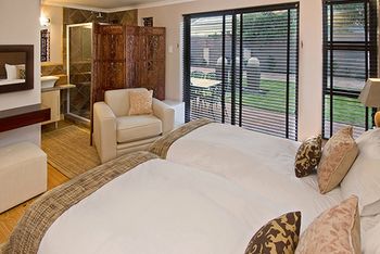 Whale Away Guest House 4*