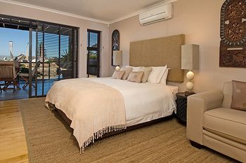Whale Away Guest House 4*