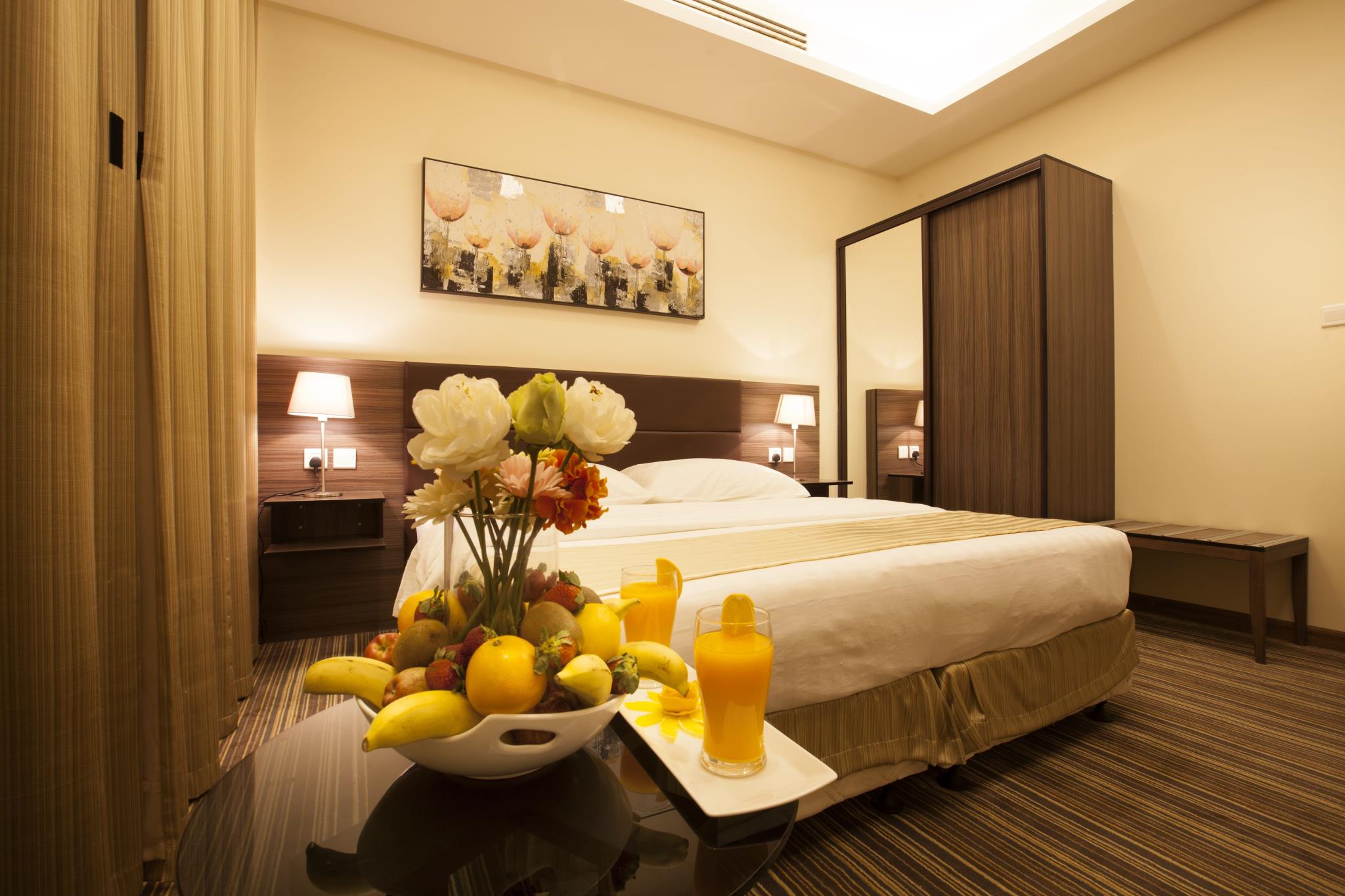 Grand Lily Hotel Suites 4*