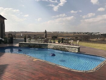 Regal Inn Hotel Midrand 3*