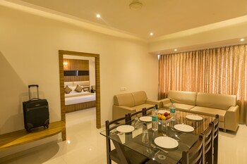 Grand Plaza Suites 3*