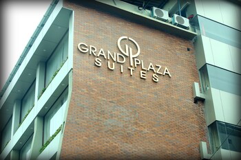 Grand Plaza Suites 3*