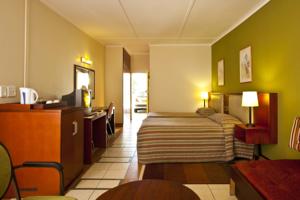 Mercure Hotel Windhoek 3*