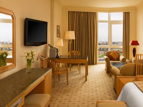 Sheraton Kuwait, A Luxury Collection Hotel, Kuwait City 5*
