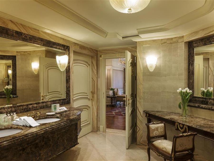 Sheraton Kuwait, A Luxury Collection Hotel, Kuwait City 5*