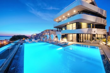 Posh Residence Luxury Suites 5*