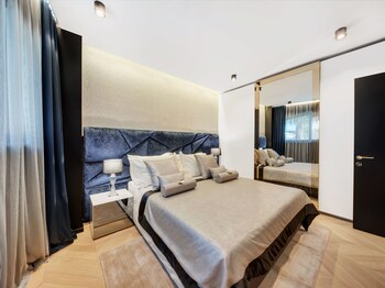 Posh Residence Luxury Suites 5*
