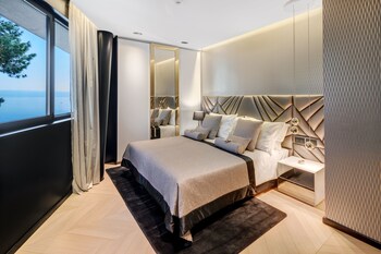 Posh Residence Luxury Suites 5*