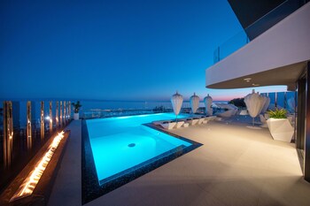Posh Residence Luxury Suites 5*