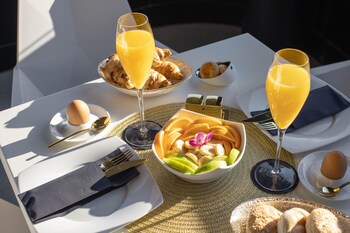 Posh Residence Luxury Suites 5*