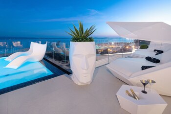 Posh Residence Luxury Suites 5*