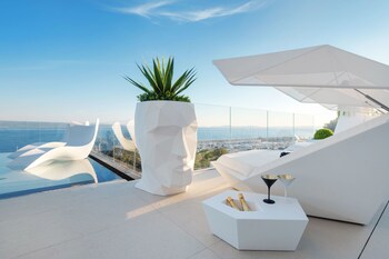 Posh Residence Luxury Suites 5*