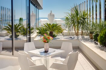 Posh Residence Luxury Suites 5*