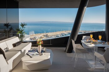 Posh Residence Luxury Suites 5*