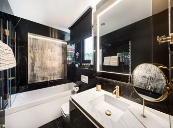 Posh Residence Luxury Suites 5*