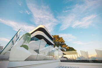 Posh Residence Luxury Suites 5*