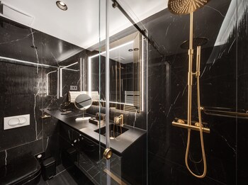 Posh Residence Luxury Suites 5*