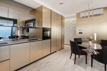 Posh Residence Luxury Suites 5*