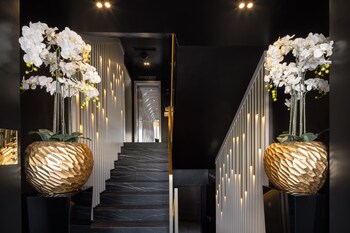 Posh Residence Luxury Suites 5*