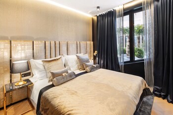 Posh Residence Luxury Suites 5*