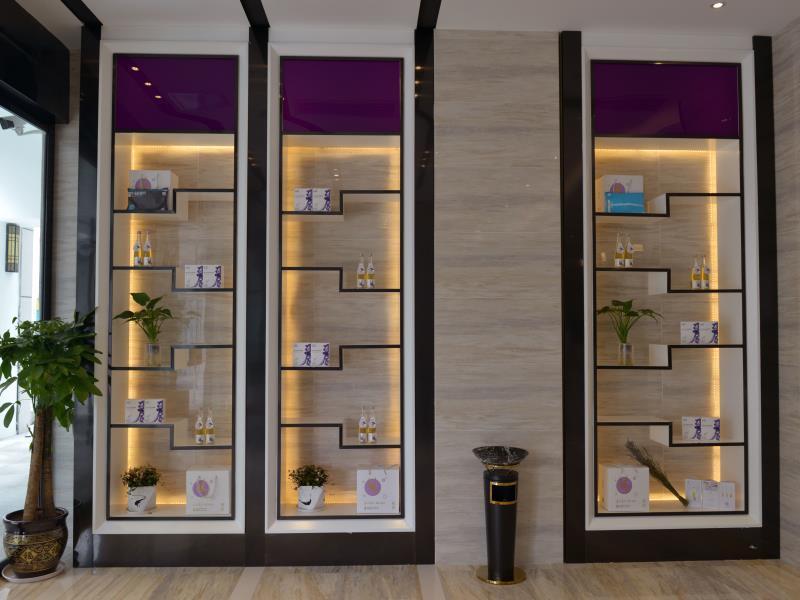 Lavande Hotels (Zhangjiajie City Center Bofu Plaza) 2*