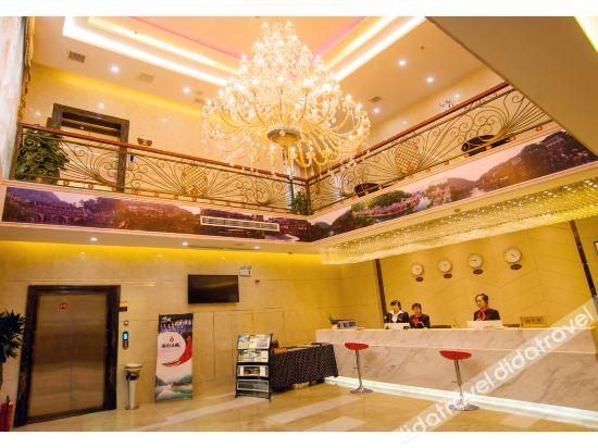 Manzhou Hotel 2*