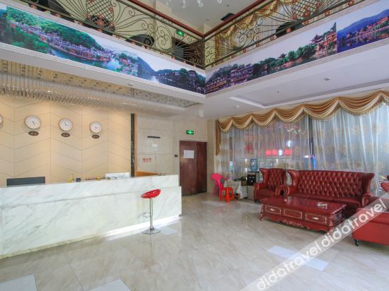 Manzhou Hotel 2*