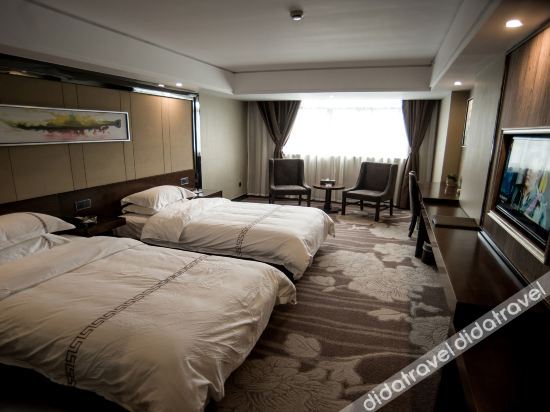 Manzhou Hotel 2*
