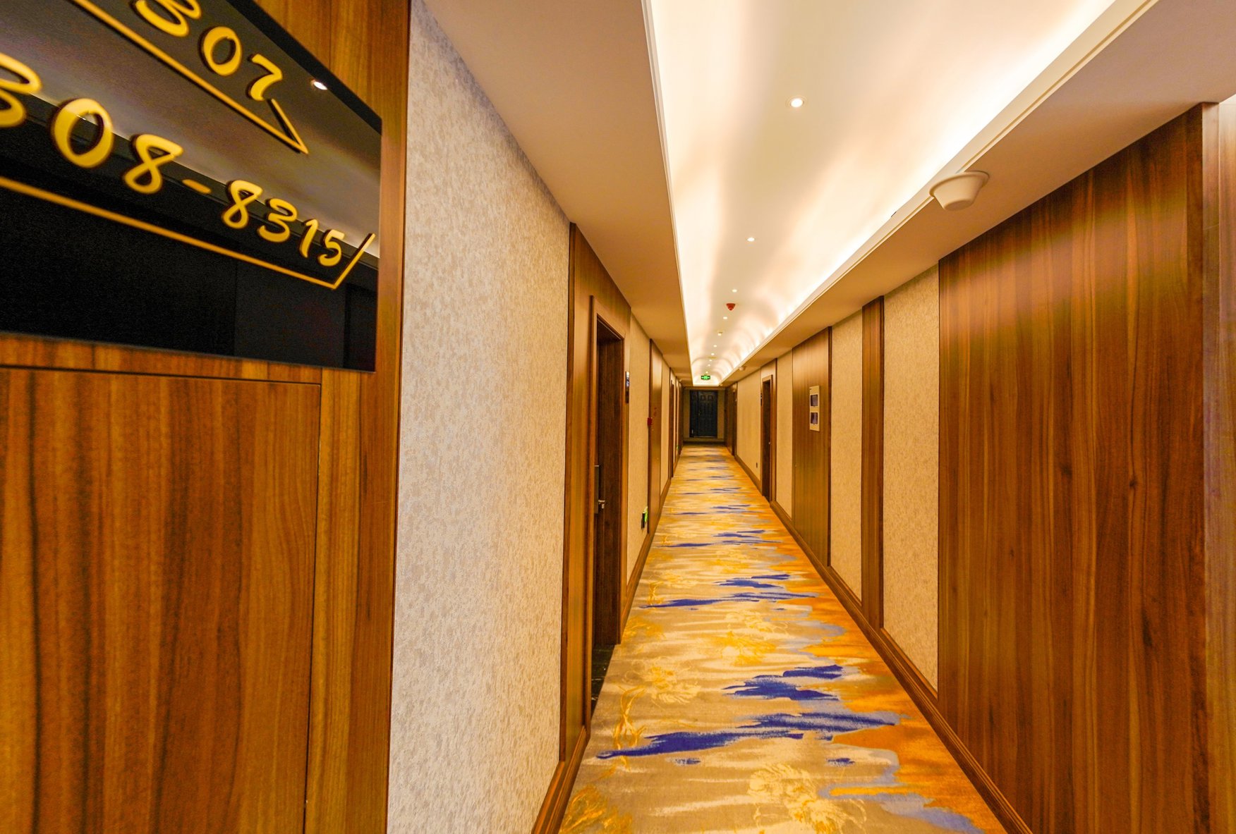 Manchuria Lijia He Dingtai Hotel (North Lake Night Scenic Spot Hotel) 2*
