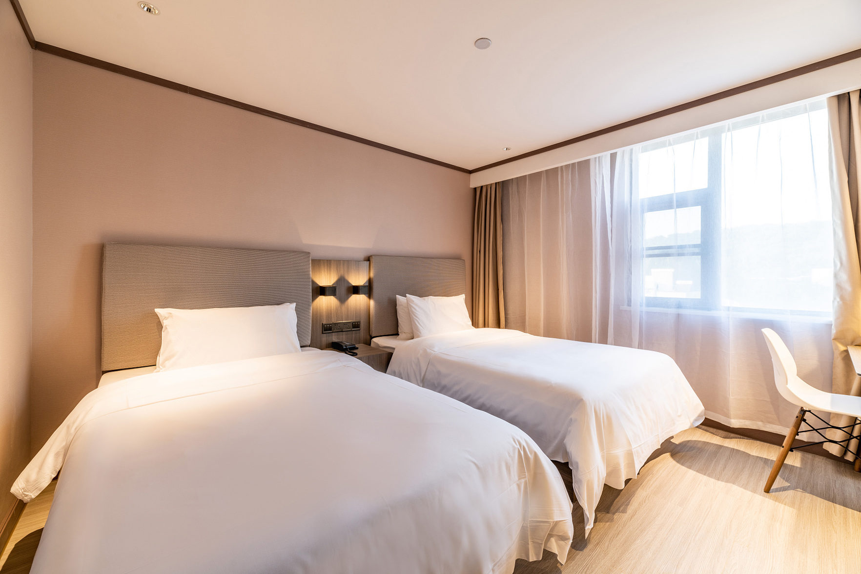 HanTing Hotel (Wuhan Dream Times Jiedaokou Subway Station) 2*
