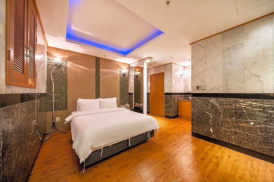 Dongdaemun Signature Tourist Hotel 2*