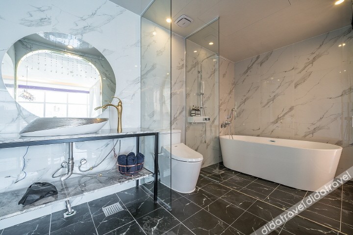 De Homme Hotel 2*