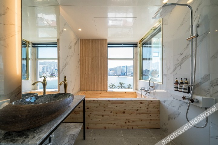 De Homme Hotel 2*