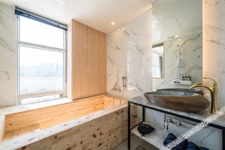 De Homme Hotel 2*