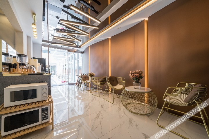De Homme Hotel 2*