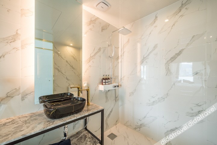 De Homme Hotel 2*