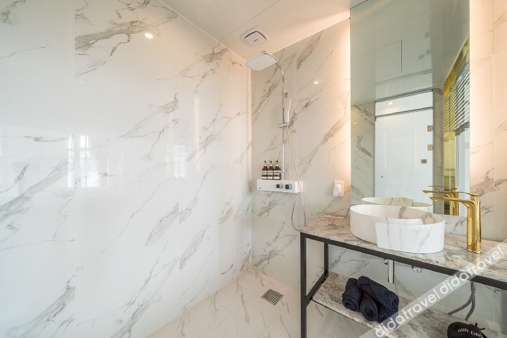 De Homme Hotel 2*